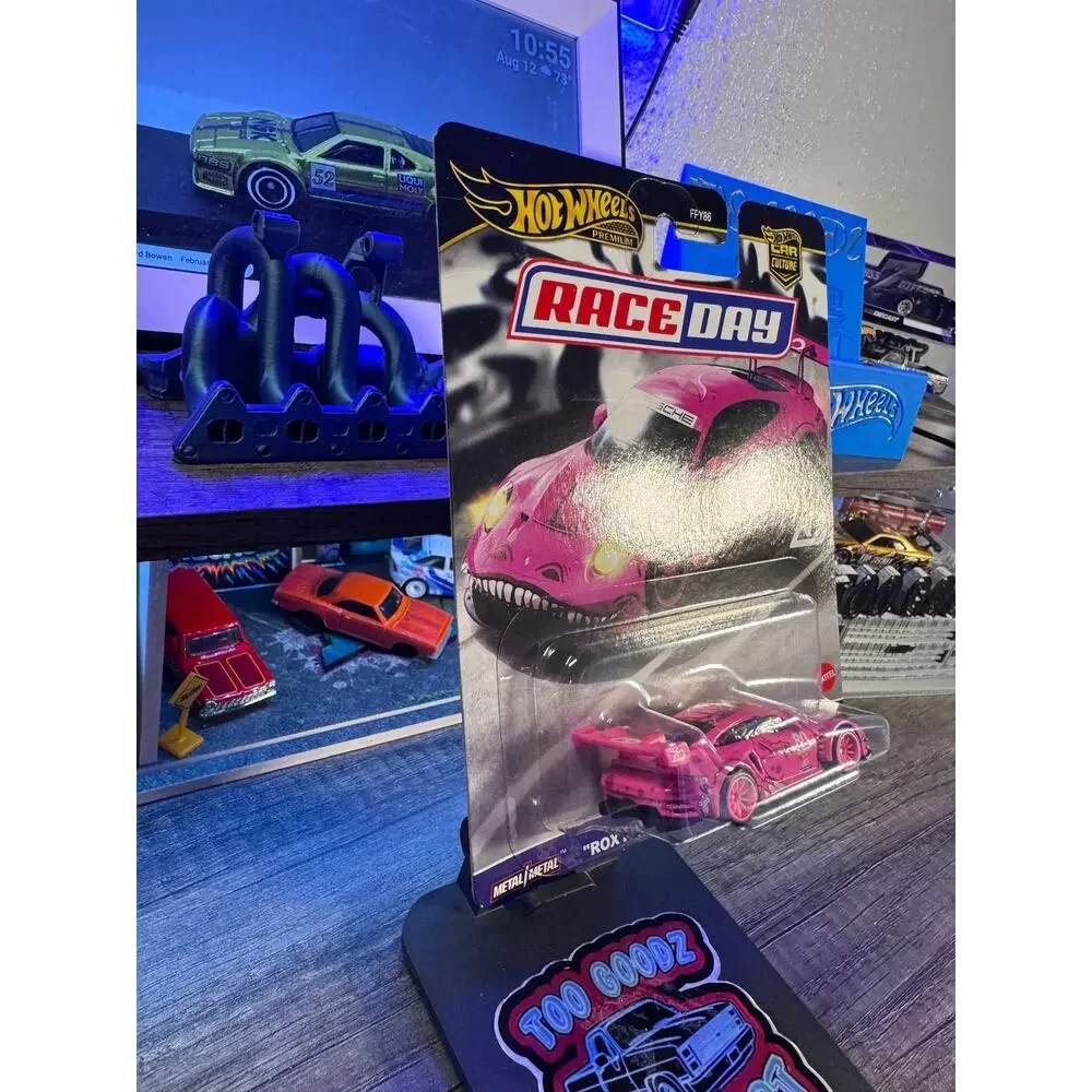 Hot Wheels Race Day Chase Roxy Porsche 911 GT3